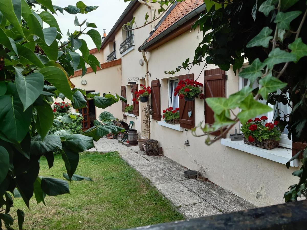 Les Alouettes B&B Hardecourt-aux-Bois Bagian luar foto