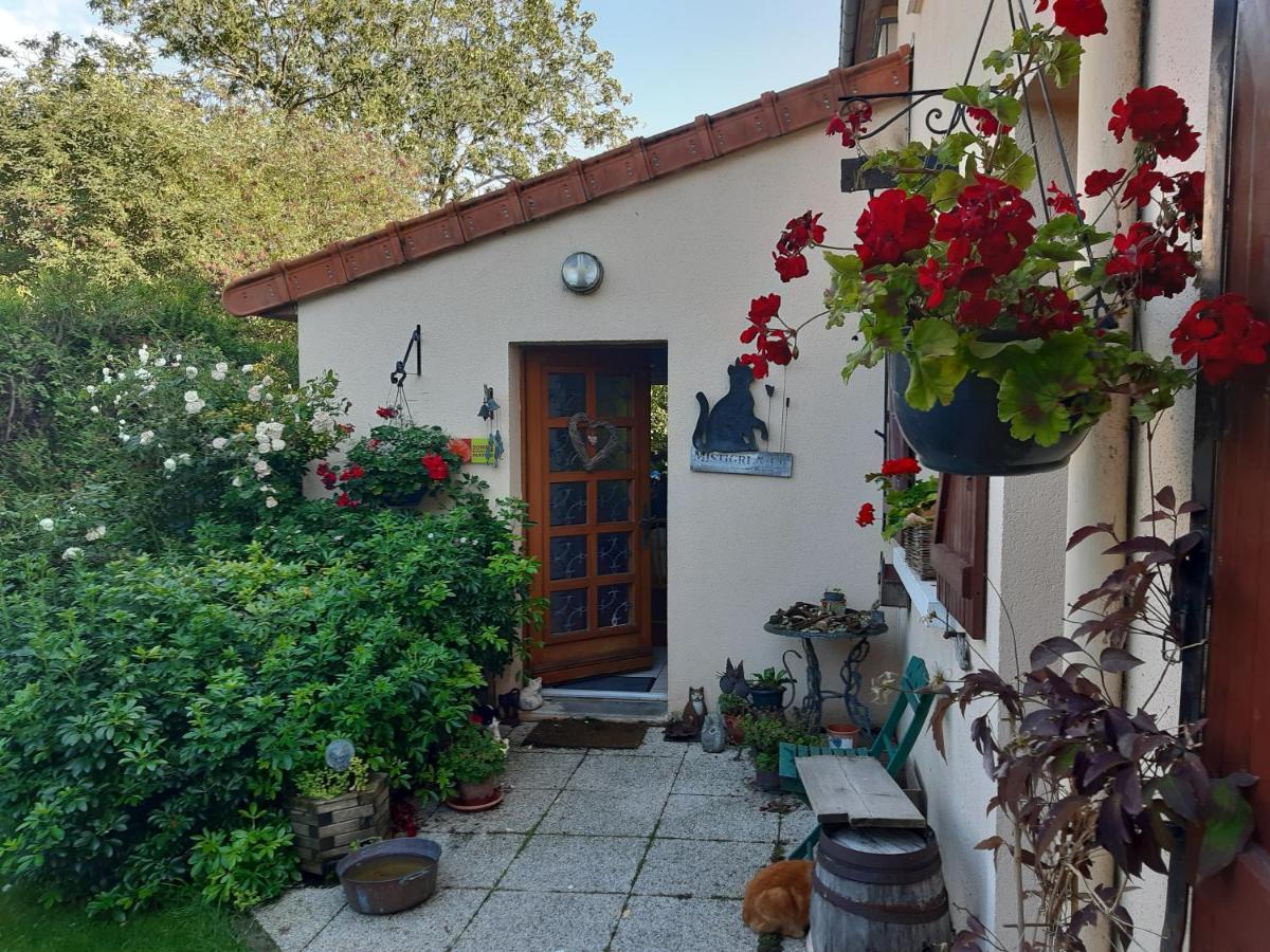 Les Alouettes B&B Hardecourt-aux-Bois Bagian luar foto